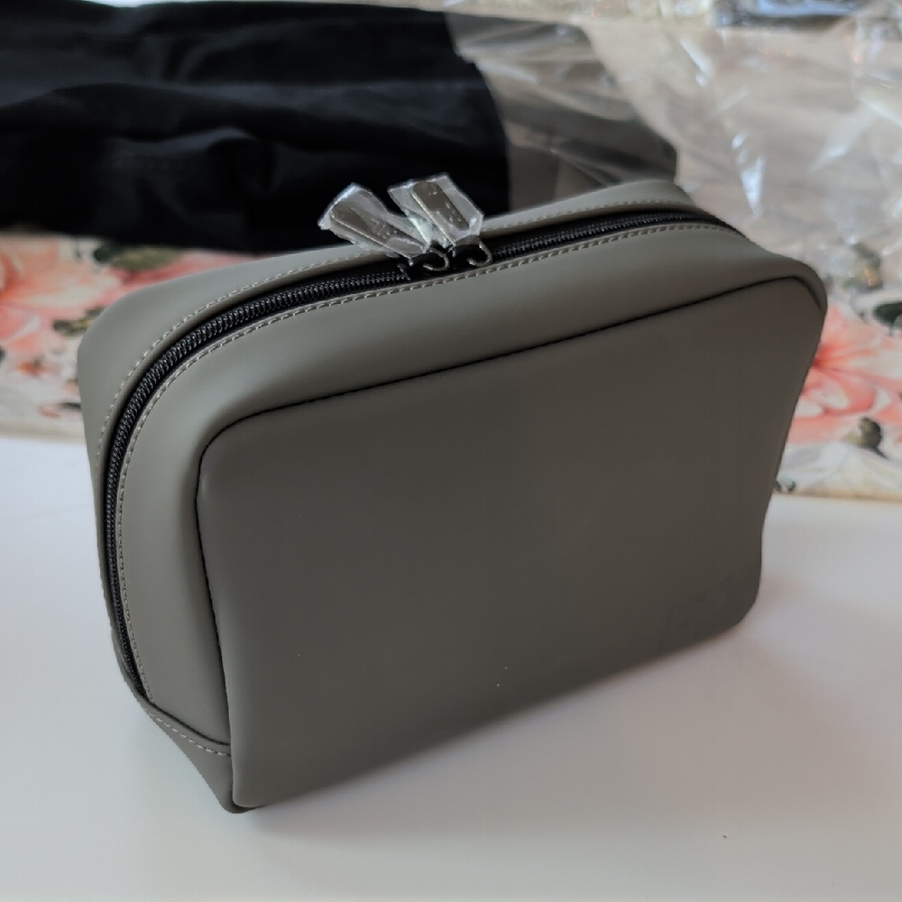 FTL Dopp Kit Organizer (Grey)